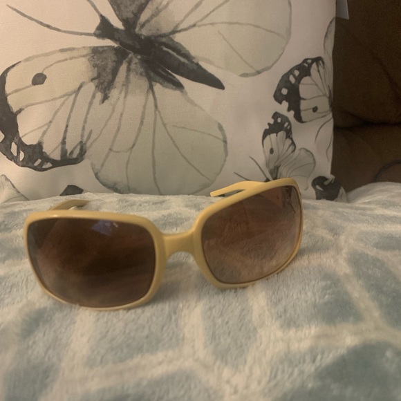 Dolce and Gabbana Sunglasses - Picture 3 of 4